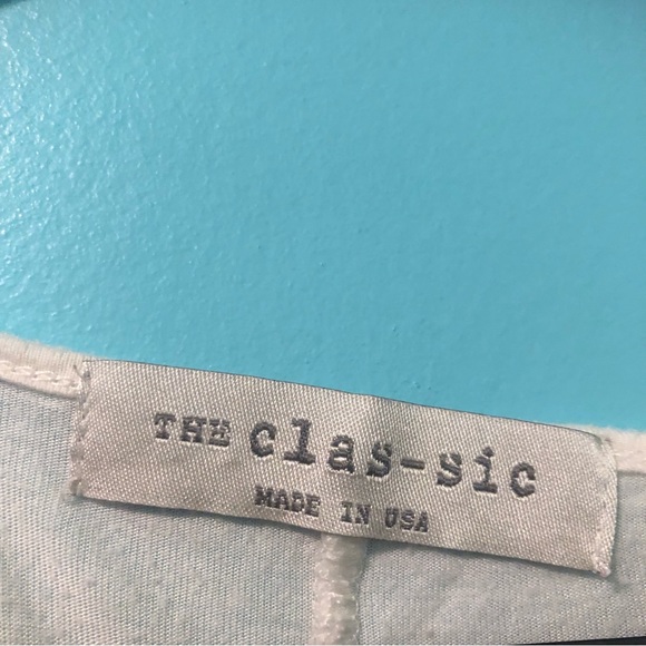 3/20$ The Classic - Off the Shoulder Y2K Top - Picture 3 of 5